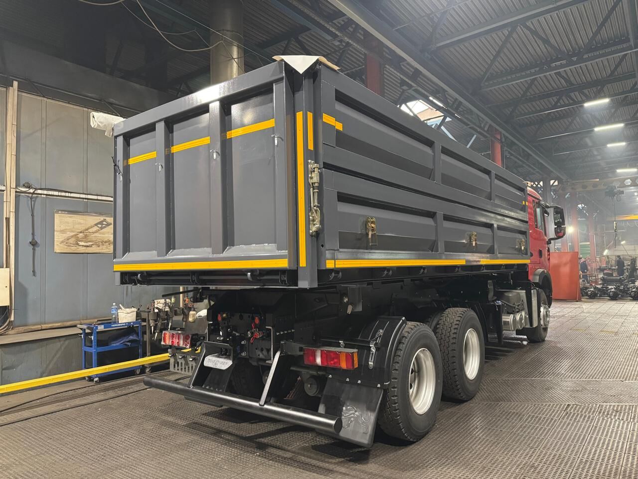 Самосвал HOWO T5G-X